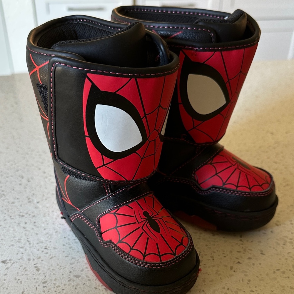 Marvel Spider-Man Kids snow Boots - Red and Black